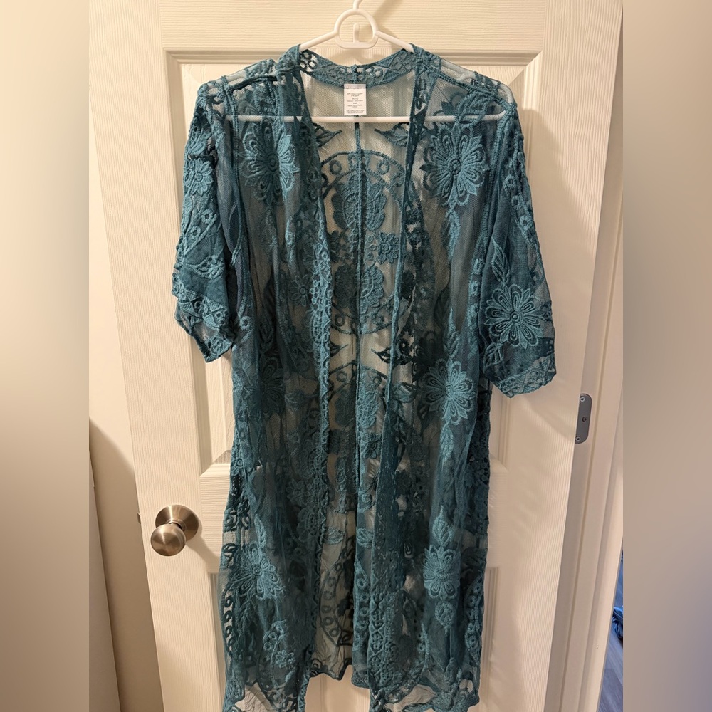 Time and Tru Teal Lace kimono